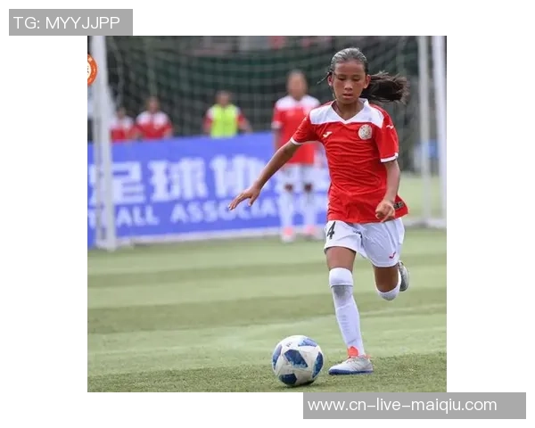 我心中的足球偶像明星与梦想之路的追寻与成长 我心中的足球偶像明星与梦想之路的追寻与成长